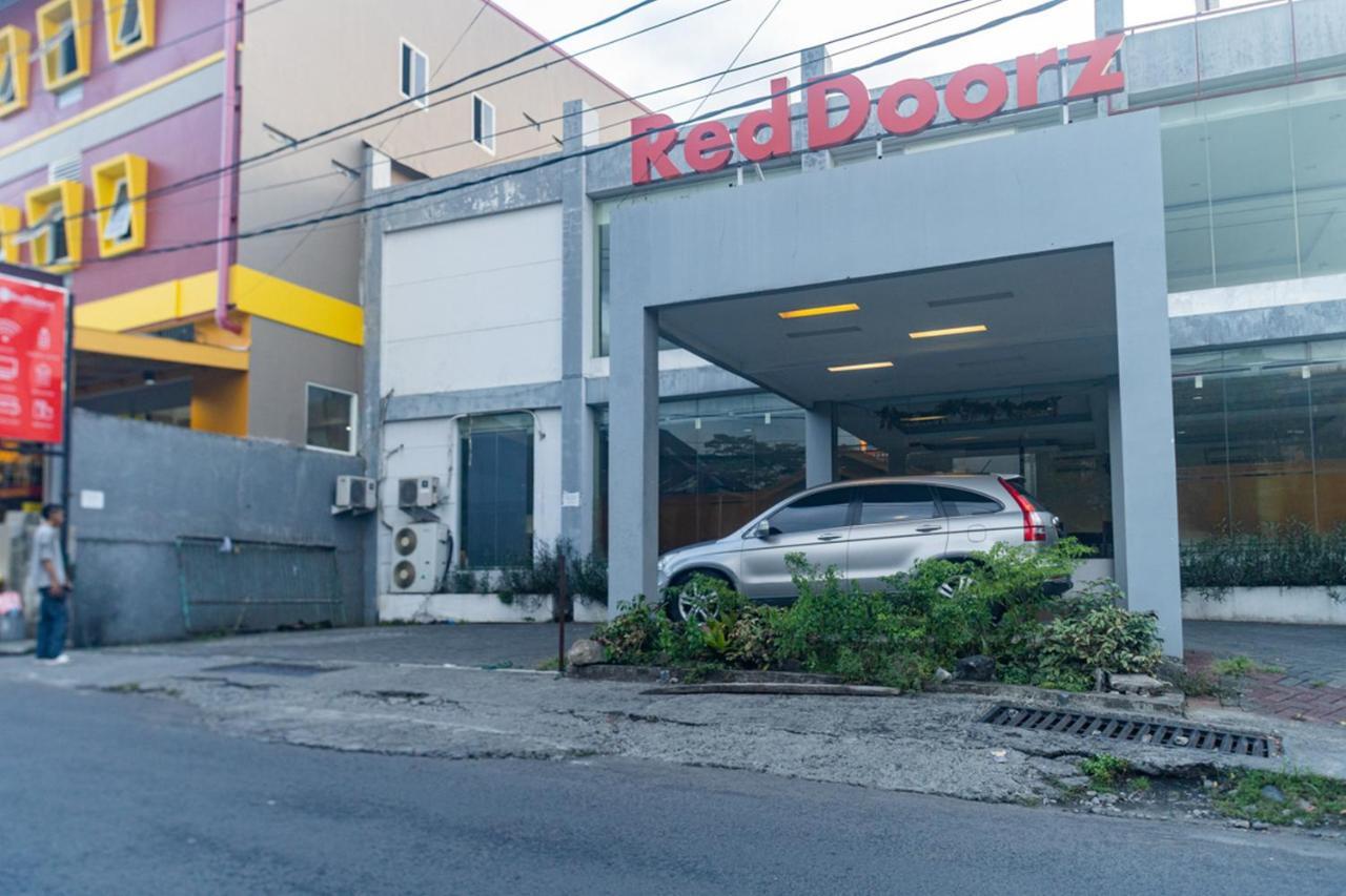 Reddoorz Near Bahu Mall Manado Malalayang Exteriér fotografie